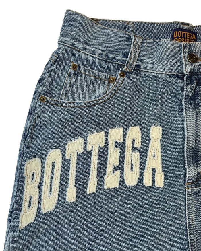 Vintage Arch Slogan Frayed Embroidery Denim Shorts 2 colors 29340688