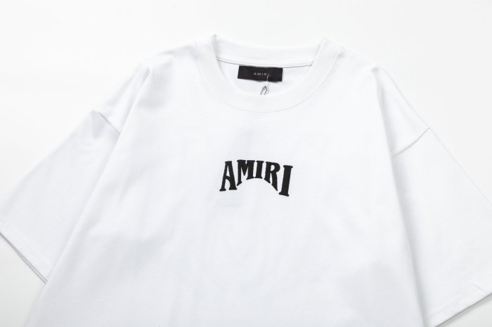Small M Heart Monogram Print Back Gradient Glitter LA CA Arts District Letter Graphic Tee 3 colors 29342954