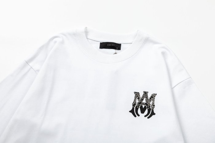 Gothic M Emblem Print Back Speckled Sparkle City District Slogan Text Graphic Tee 3 colors 29342963