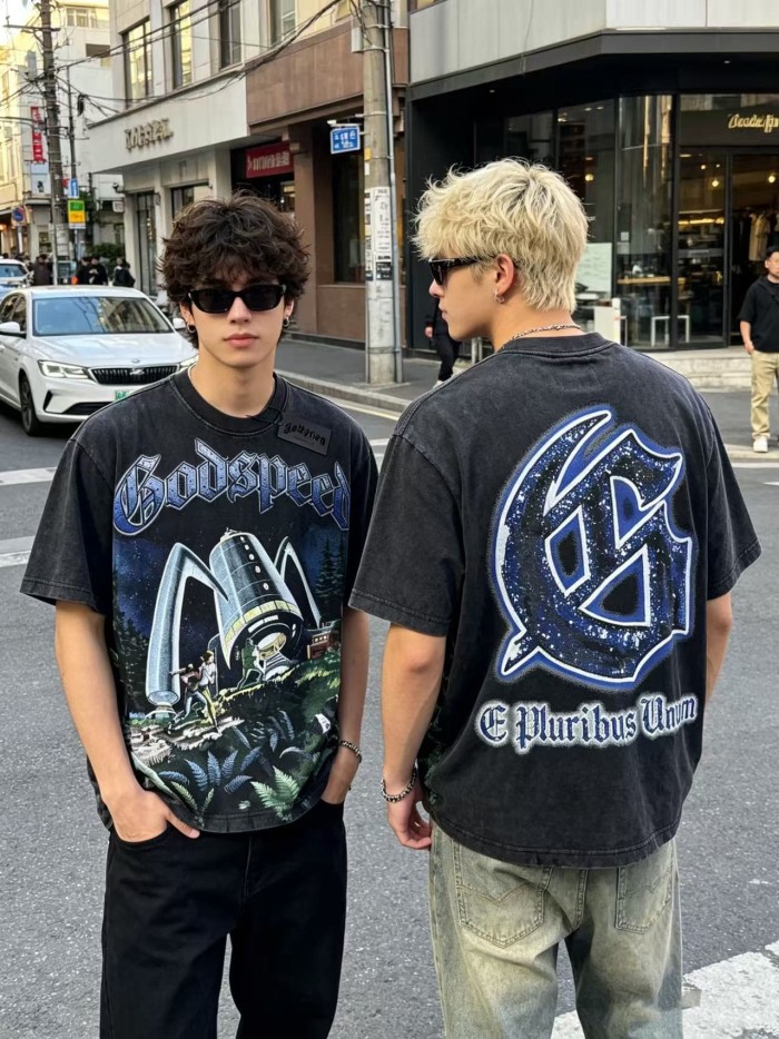 Retro Sci Fi Streetwear Front Vintage Alien Landing Comic Scene Gothic Letter Print Back Blue Outline Speckled GS Logo T-Shirt 2 colors 29345652