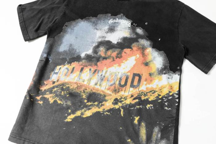 Godspeed Retro California Street Graphic Streetwear Front Burning Hollywood Landmark Fire Smoke Cursive Letter Print T-Shirt 2 colors 29354638