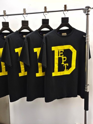 GaIIery Dept. [Big & Tall for weights up to 220 lbs]1:1 quality version Yellow Big D printed Tee 29359015