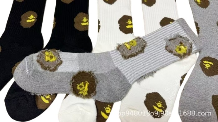 A Bathing Ape Ape Head All‑Over Print Sweat‑Wicking Anti‑Slip Crew Terry Sports Cotton Socks 4 colors 29398111