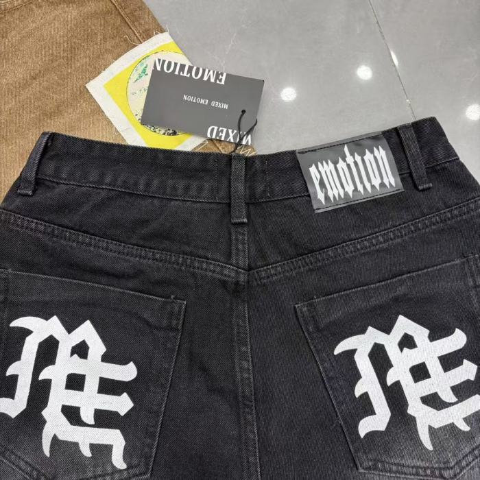 Mixed Emotion Washed Photo Patch Print Side Zigzag Stitch Frayed Denim Shorts 2 colors 29463129