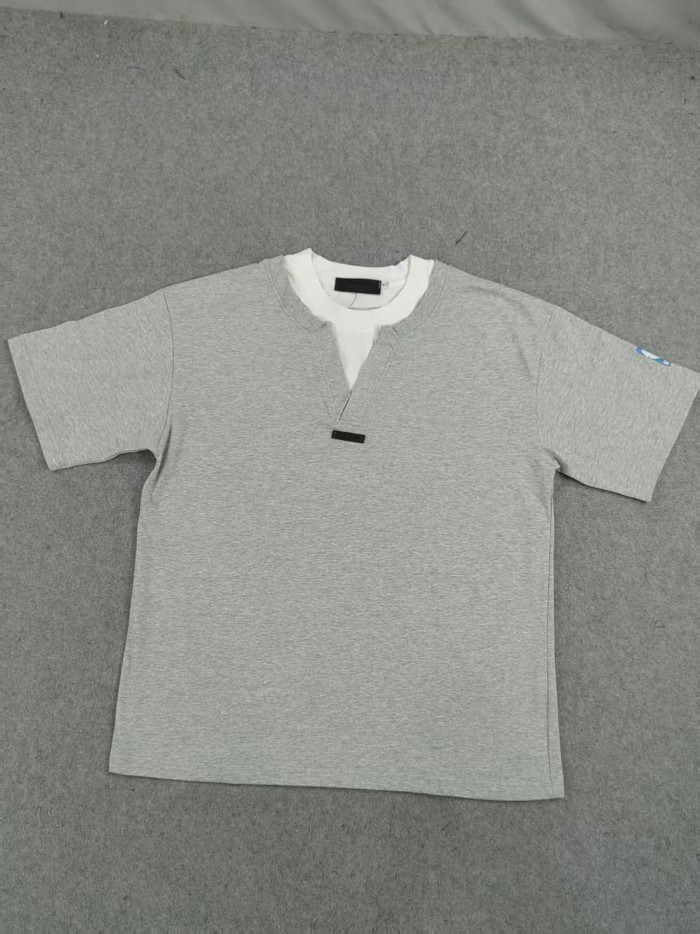 Fear Of God (Essentials) Co-branded back contrast color large letter cursive font gray loose short-sleeved T-shirt 2 colors 29053635