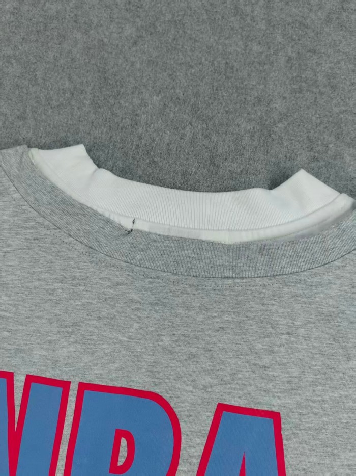 Fear Of God (Essentials) Co-branded back contrast color large letter cursive font gray loose short-sleeved T-shirt 2 colors 29053635