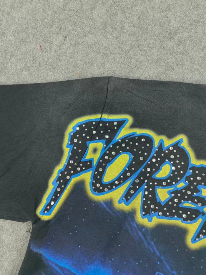 Duaa Boy Looking Up At UFO Rhinestone Print Washed Tee 29053849