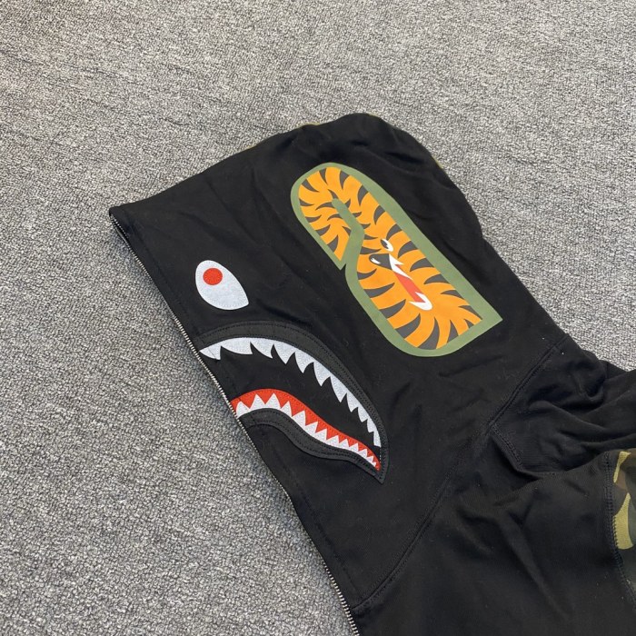 A Bathing Ape Bape 1:1 quality version Shark Spliced Camouflage WGM Logo Zip Couple Hoodie 2 colors 29530948