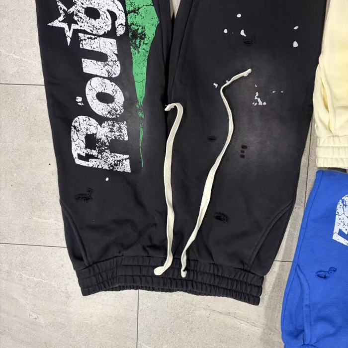 RoughPlay Splatter Frayed Hem Vertical Bold Letter Print Drawstring Straight Sweatpants 4 colors 29567697